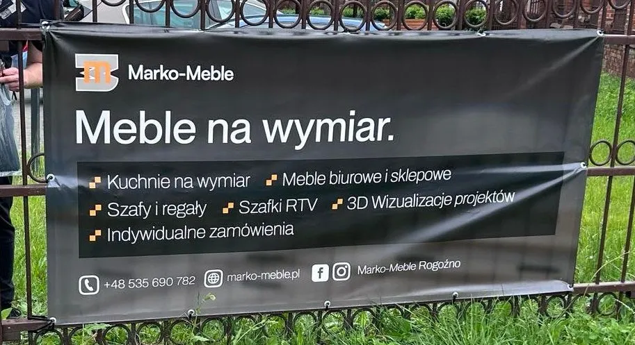 Plakat marko meble wymieniający usługi m.in. kuchnie na wymiar, meble na wymiar, szafki etc.